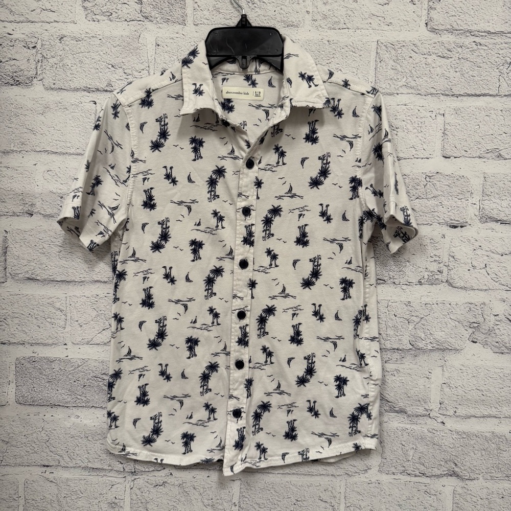 Abercrombie Kids Boys White and Black Palm Tree Print Shirt Size 9-10